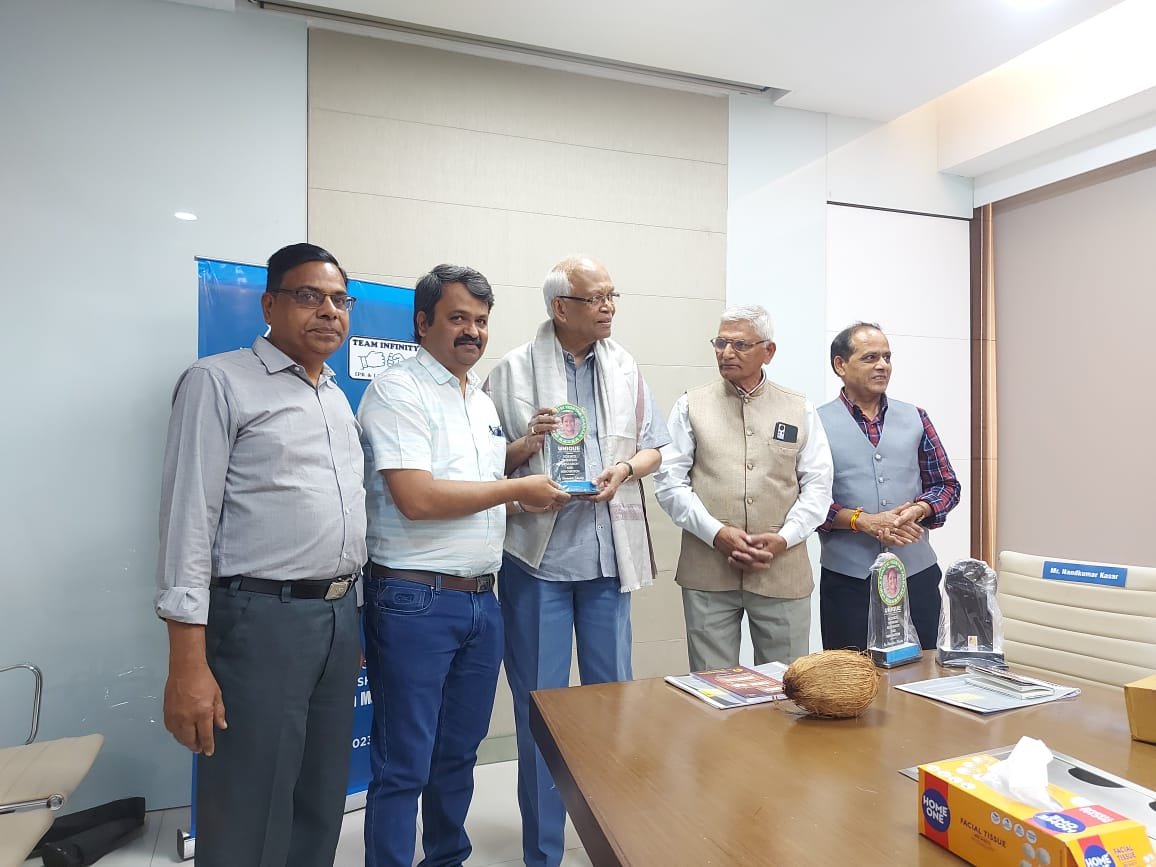 Award ceremony with Dr. Raghunath Mashelkar and the Agneekaa team